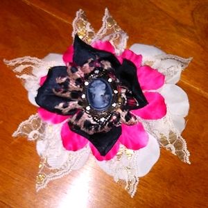 Antique style Cameo hair clip